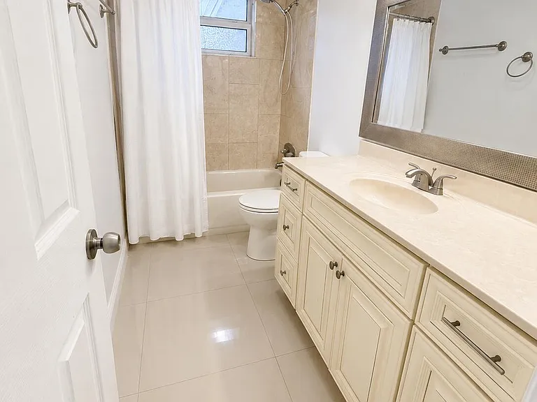 3111 N 66th Ave — Photo 15