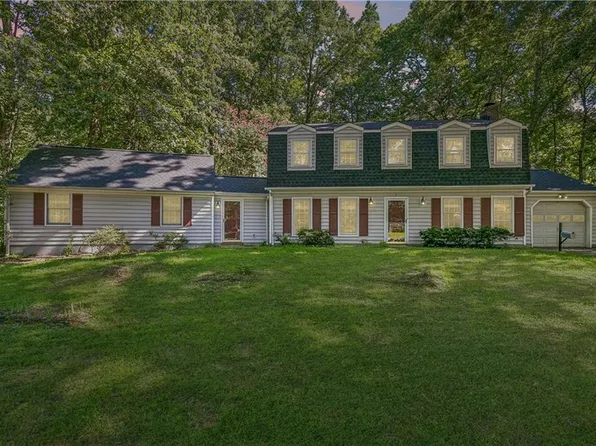 1 Mears Cir, Newport News, VA 23602