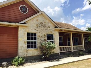 417 Victoria Dr, Kerrville, TX 78028