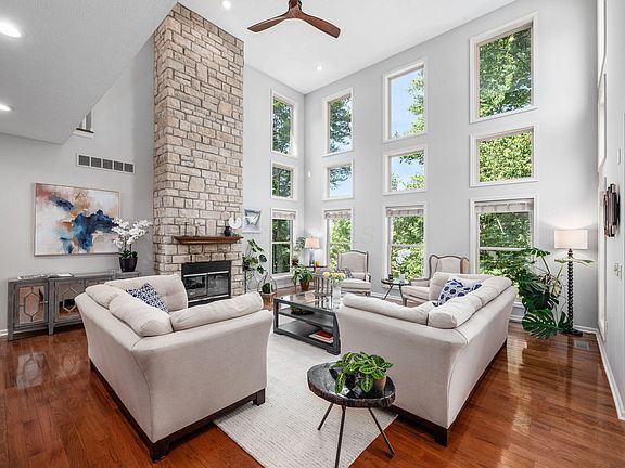 4th image of 5082 Glenmeir Ct
