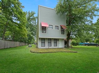 8411 E Cypress Point Ct, Baton Rouge, LA 70809