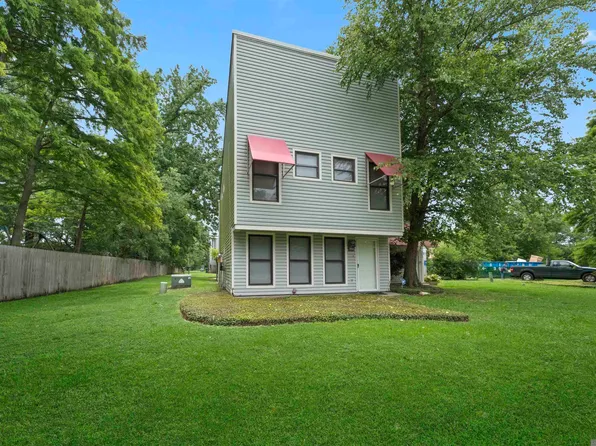 8411 E Cypress Point Ct, Baton Rouge, LA 70809