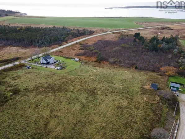 Pembroke Rd #2, Yarmouth, NS B5A 5H3