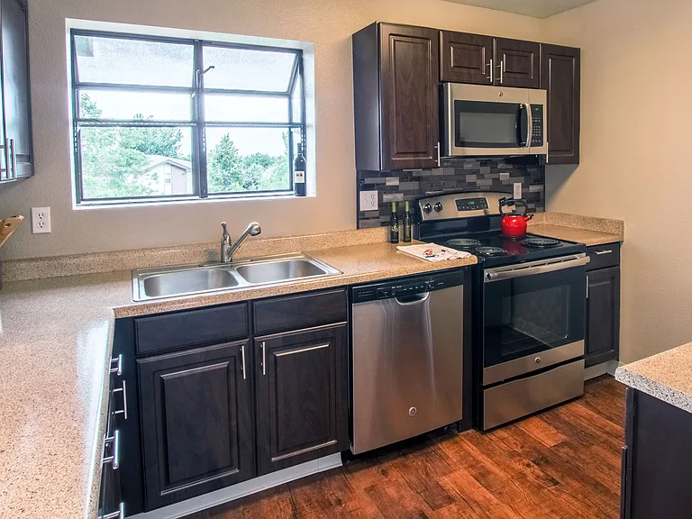 Miramont Apartments — Photo 33