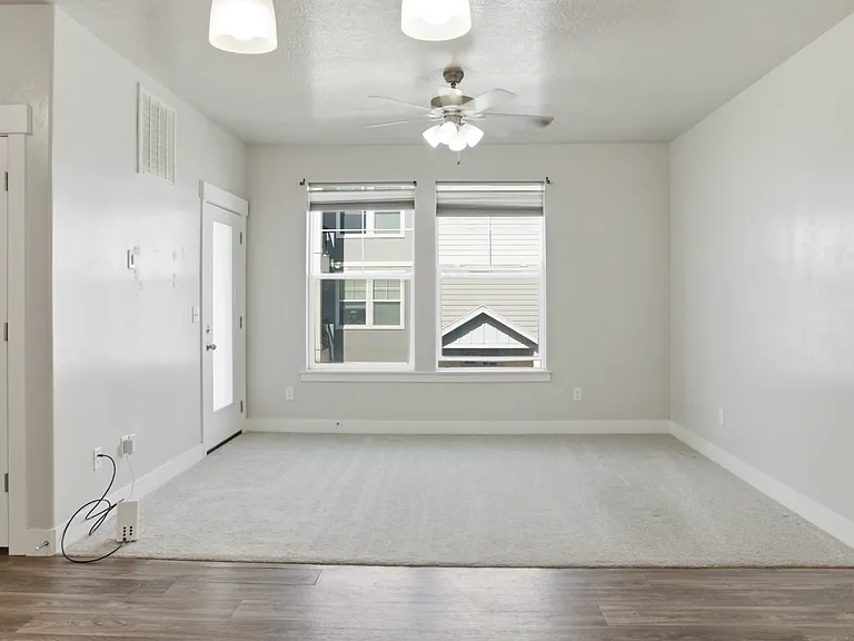 1836 W Terra Vista Ln — Photo 4
