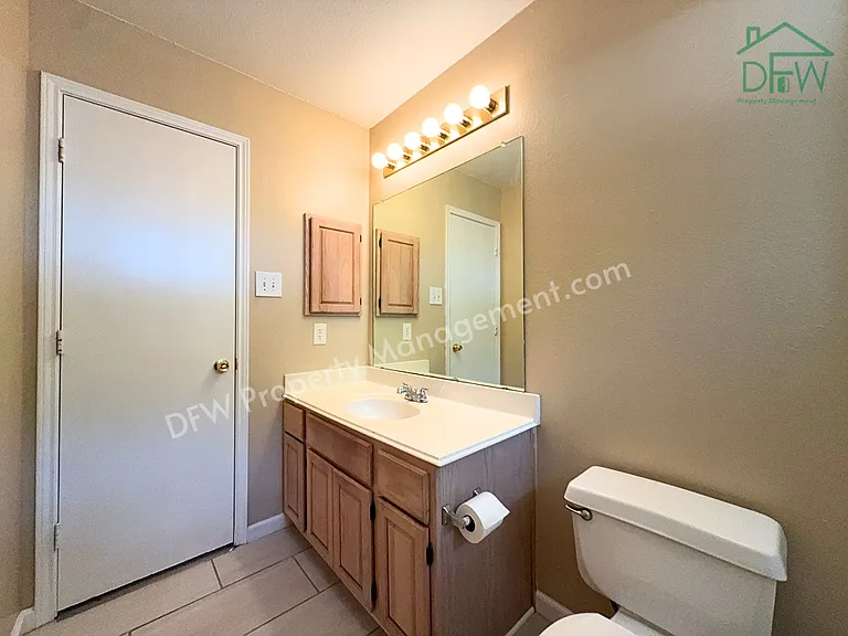 317 Oak Meadow Ln — Photo 23