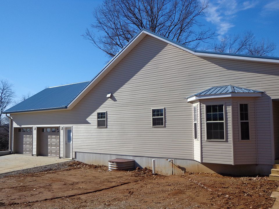 2nd image of 5573 Schneider Rd