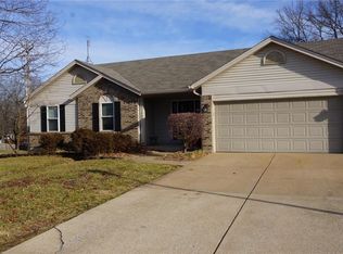 5604 Walnut Point Ln, Saint Charles, MO 63304