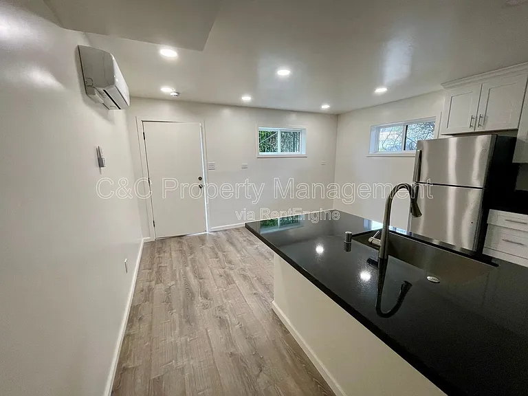 599 Irving Ave #4 — Photo 7