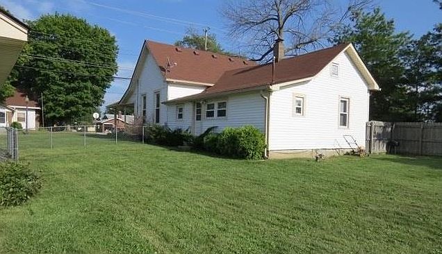 2nd image of 6340 Oaklandon Rd