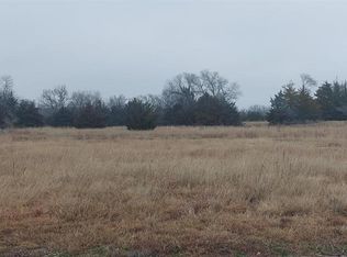 12 Monarch Ln, Hutchinson, KS 67502