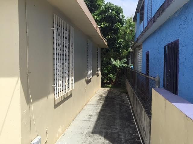 2nd image of 452 Calle 11