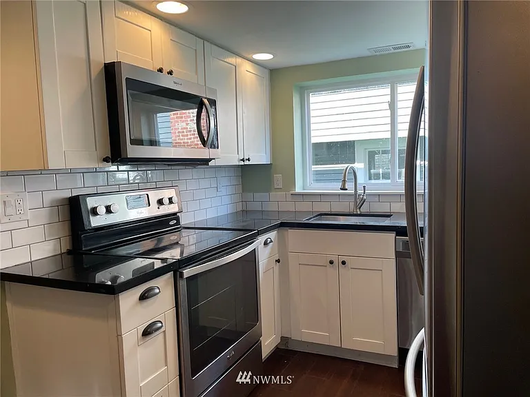 5317 7th Ave NE — Photo 9