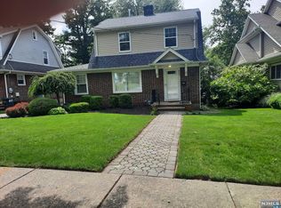 863 Bogert Rd, River Edge, NJ 07661