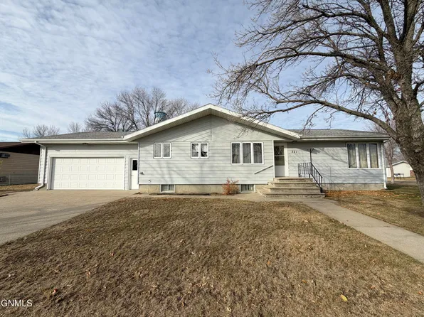 321 Central Ave N, Beulah, ND 58523