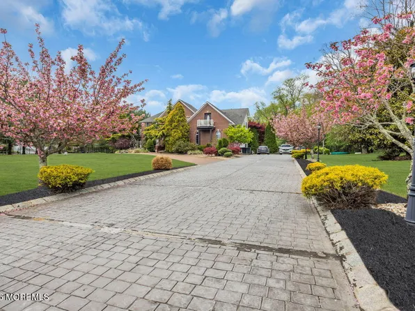 176 Oakland Mills Road, Manalapan, NJ 07726