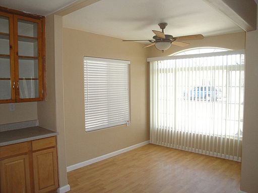 5th image of 605 W Park Ave