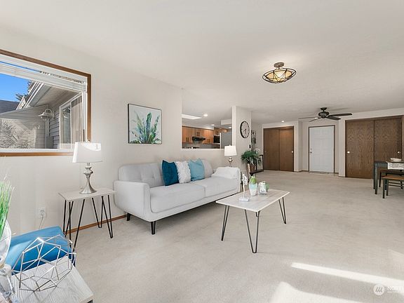 5th image of 20617 28th Avenue W #D6