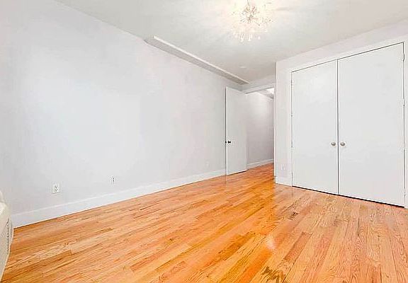 4th image of 146 Jefferson St APT 1R