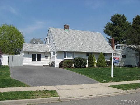 1st image of 15 Bayberry Ln