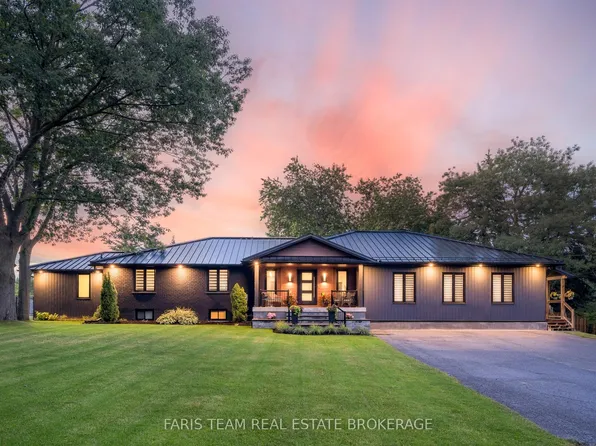 223 A Hickory Ln, Barrie, ON L4N 4J9