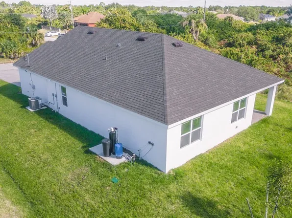 553 Kingsbury Ln #553, Lehigh Acres, FL 33974