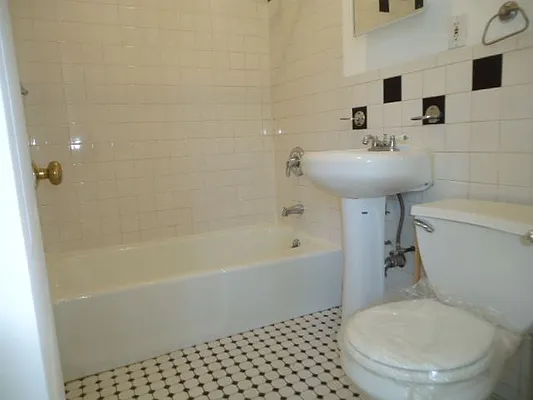 Rented by Hakeem Shahid, LREB | media 18