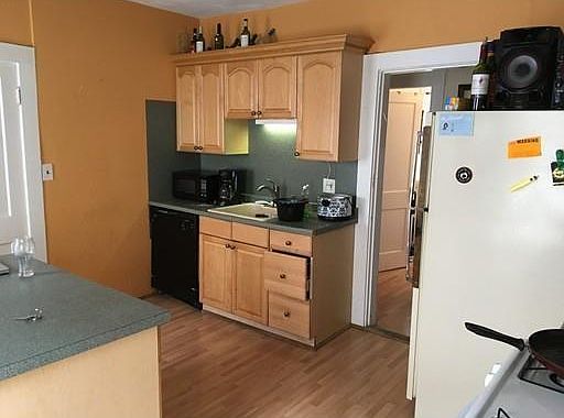 2nd image of 101 Kilsyth Rd #2