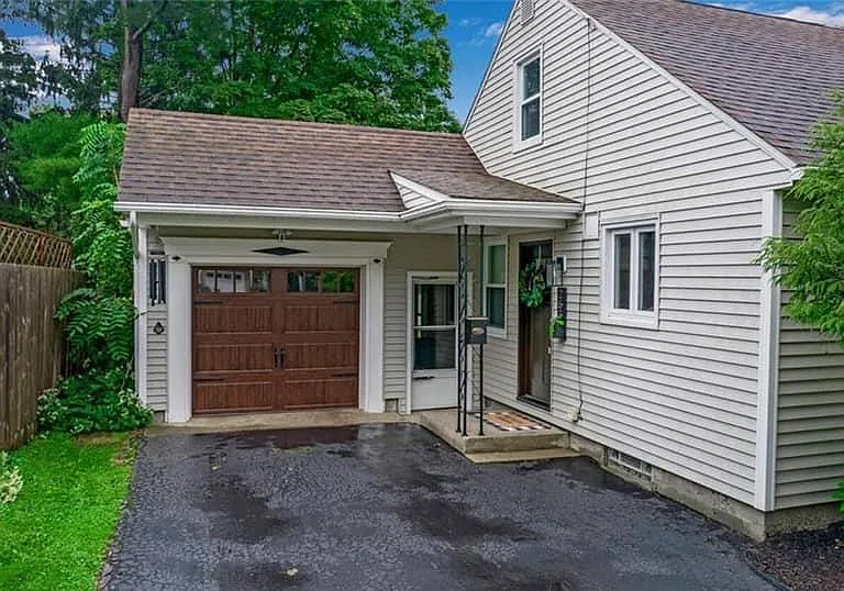 265 Perry St — Photo 4