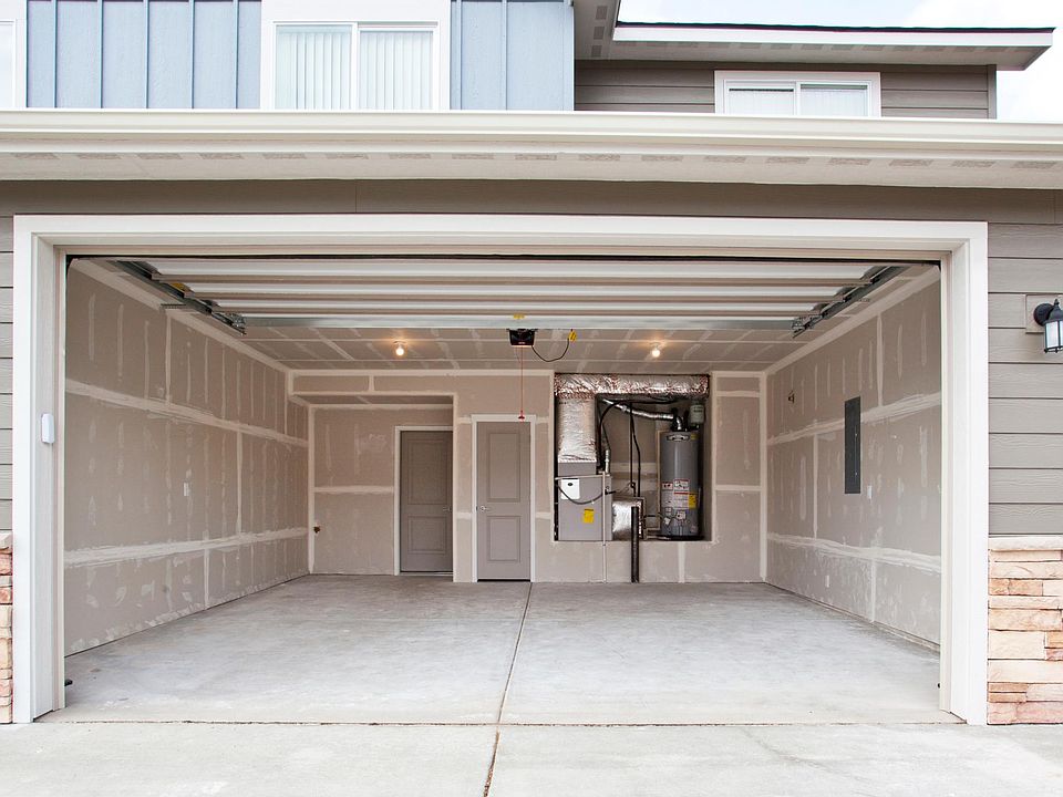 1st image of 3027 Sherwood Dr #2900