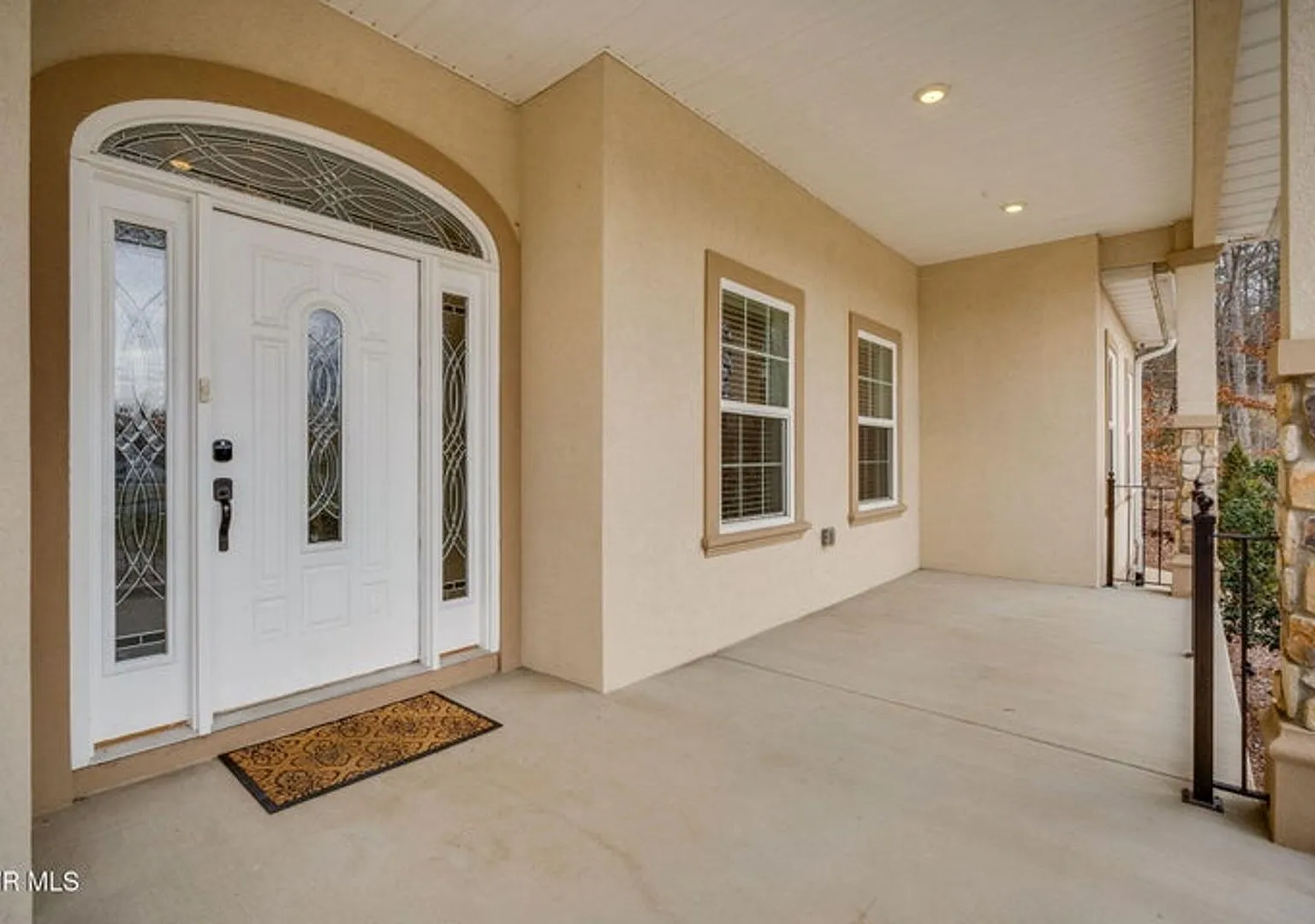 Beautiful 4 bed 4 bath home! — Photo 4
