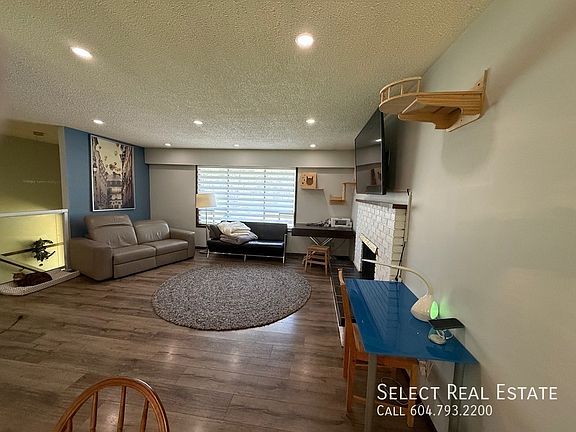4th image of 260 Robertson Cres