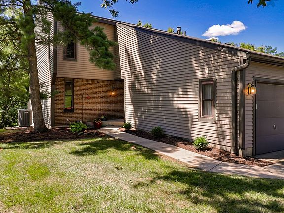 2nd image of 924 Dry Valley Ct
