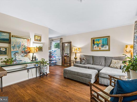 4th image of 466 Carrollton Dr