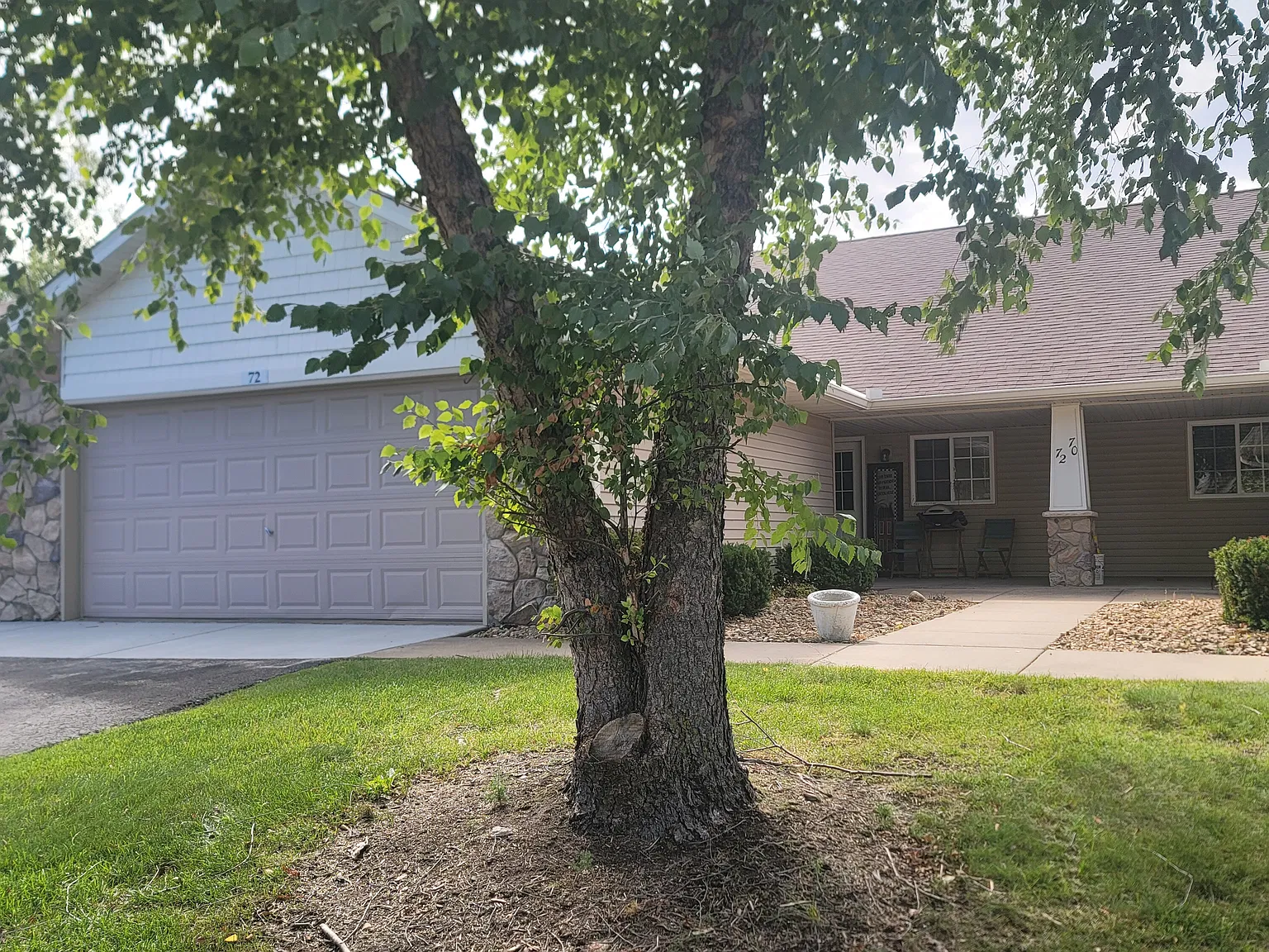 72 Crown Pointe Curv — Photo 3