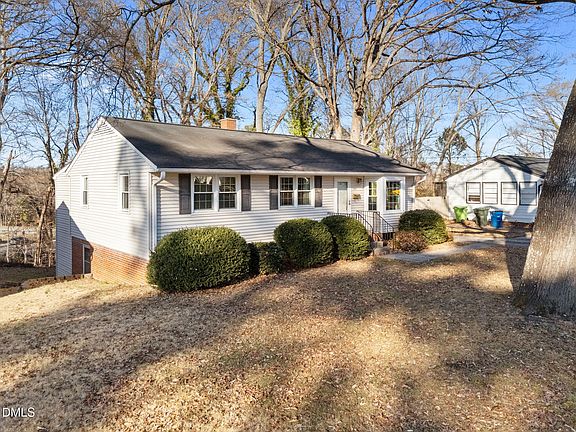 3rd image of 525 Barksdale Dr