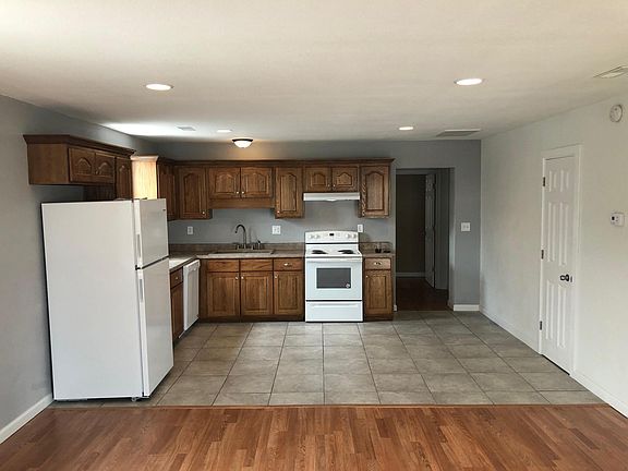 3rd image of 205 N Mill St APT 1