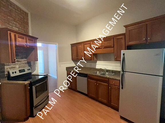 4th image of 613 E Duffy St #A