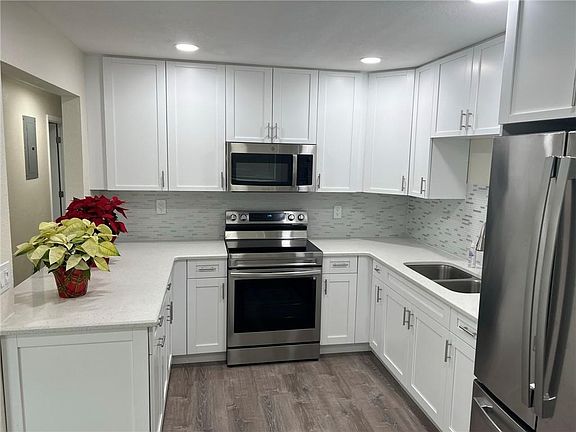4th image of 6210 SW 41st Pl #6210