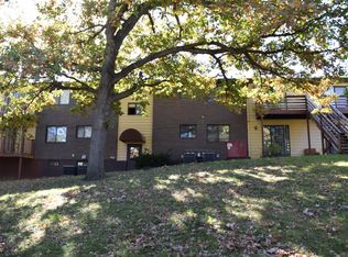1015 Oakcrest St #H, Iowa City, IA 52246