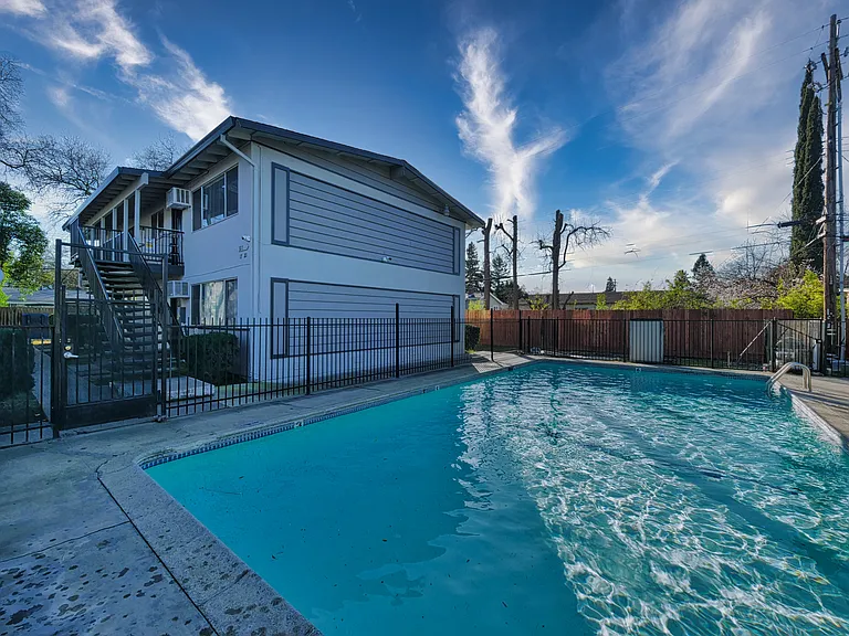 3217 Walnut Ave — Photo 16