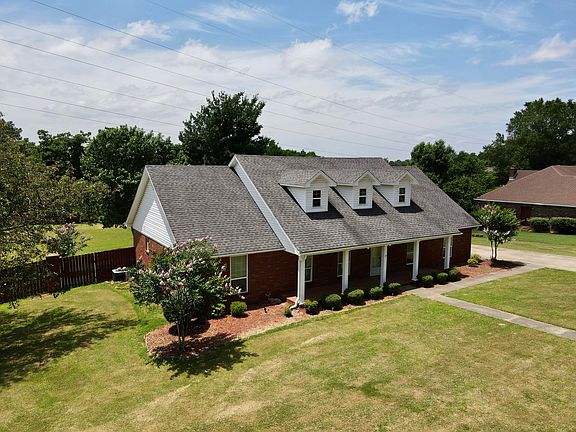 3rd image of 303 Heartland Dr