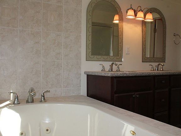 2 person jacuzzi