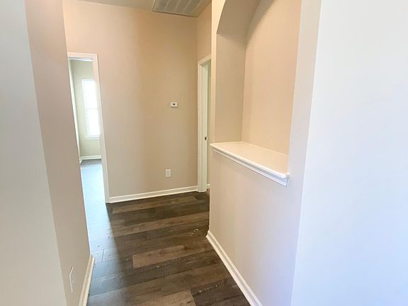 5th image of 1006 Pine Valley Dr