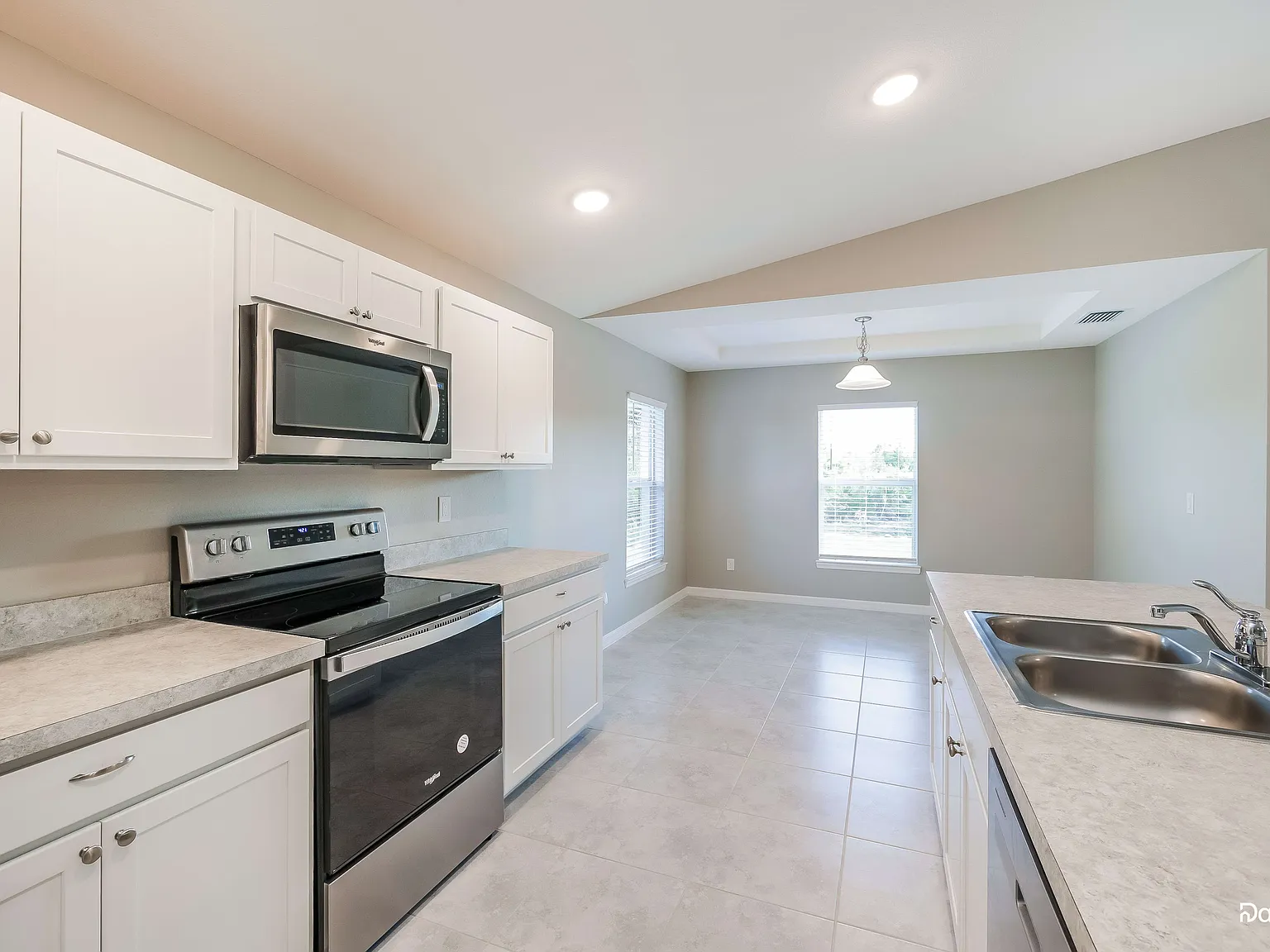 3 bed, 2.0 bath, 1550 sqft, $2,245 — Photo 2