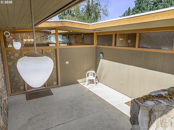 5th image of 2205 NE Country Club Dr