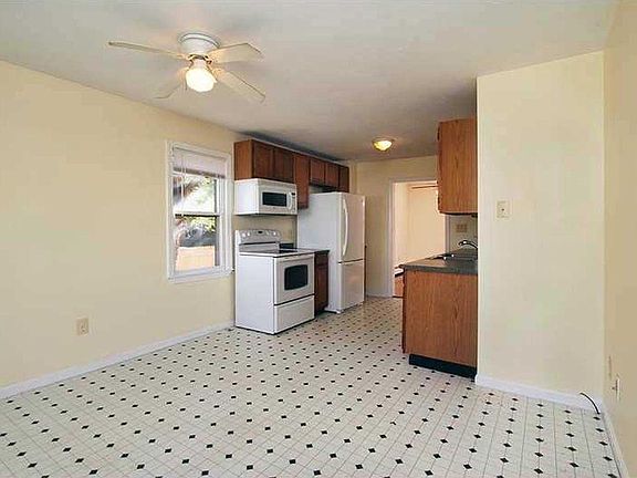 3rd image of 18 Homer St #L