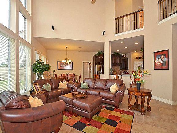 5th image of 1715 Gladden Way