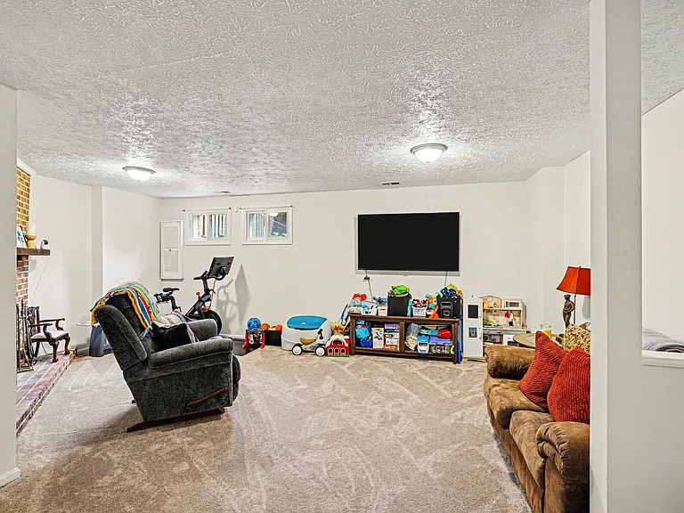 7468 Brighouse Ct — Photo 20