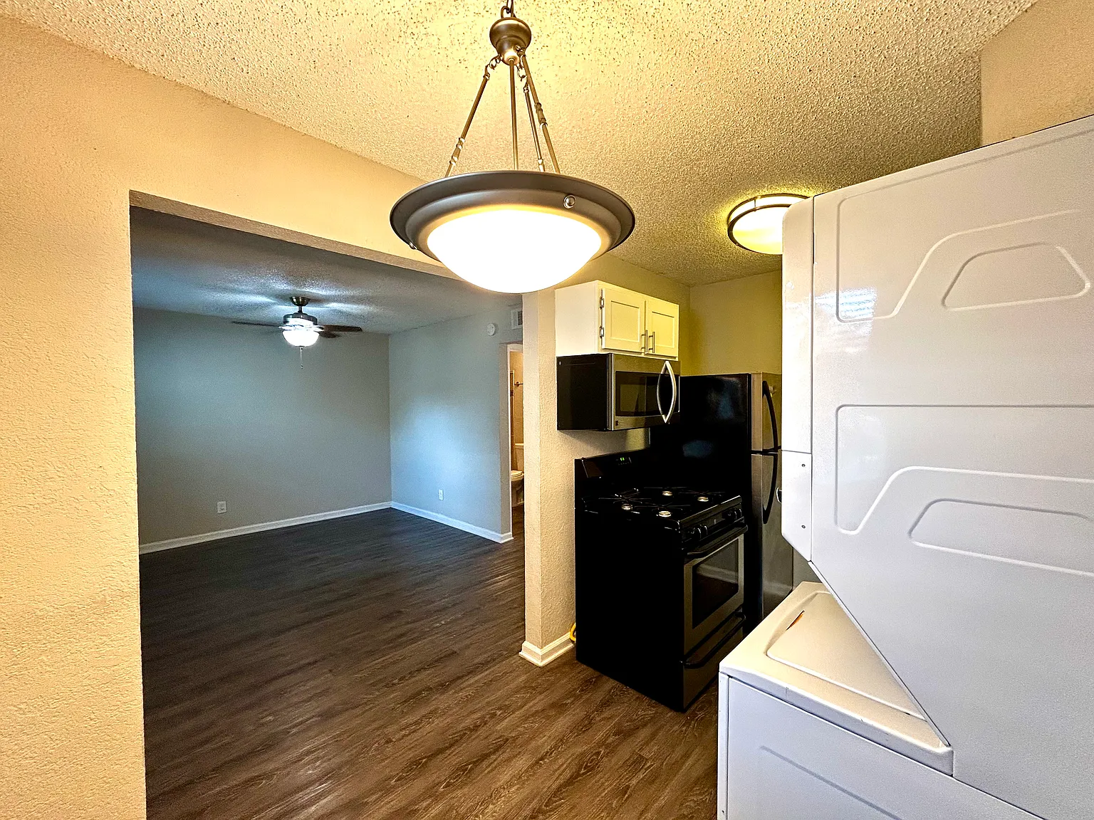 2 bed, 770 sqft, $995 — Photo 4